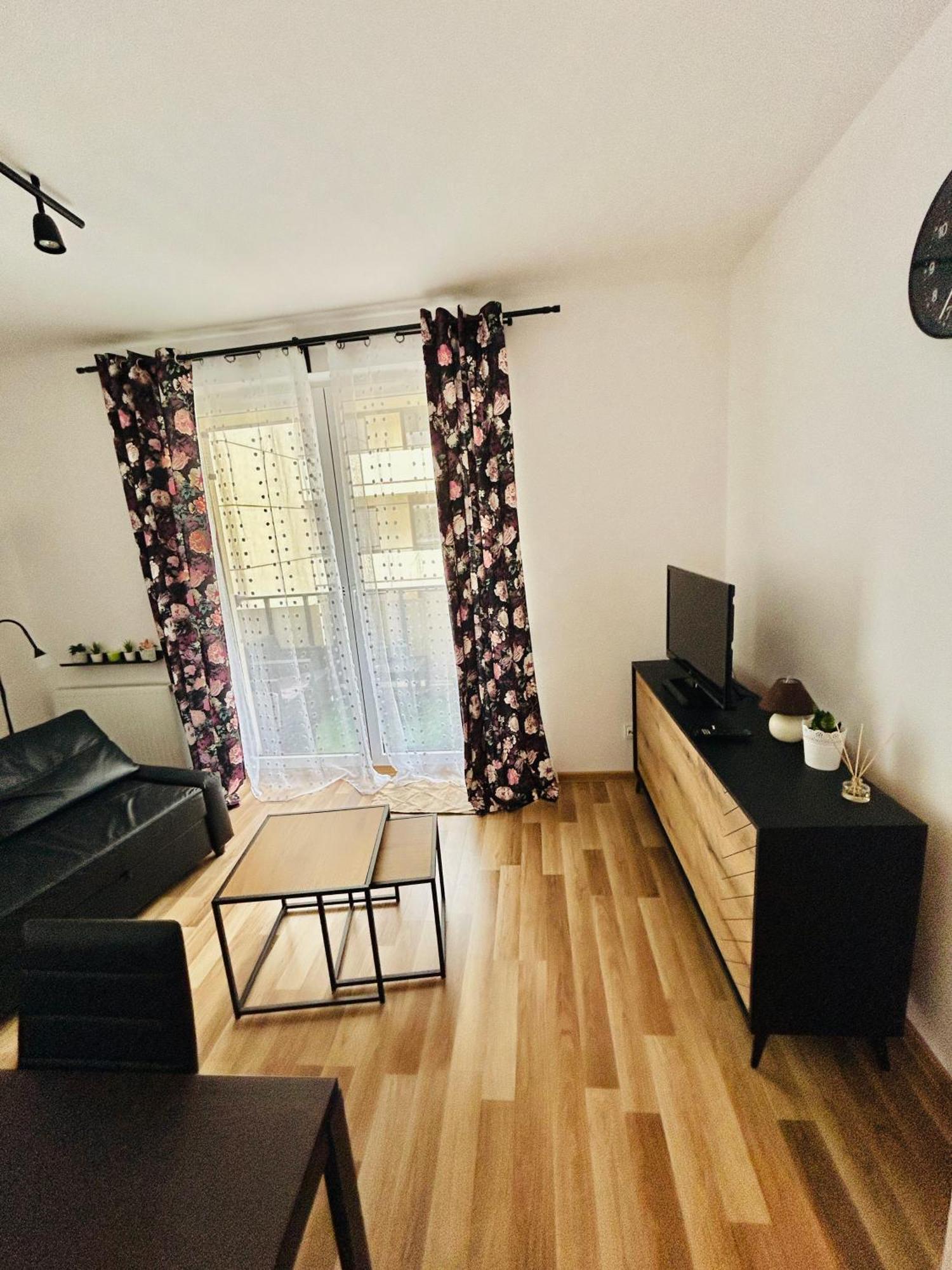 Apartament, Free Parking, Blisko Rynek-dworzec Pkp-pks, Sklepy Apartment Wroclaw